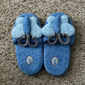 Disney Slippers size 9-10